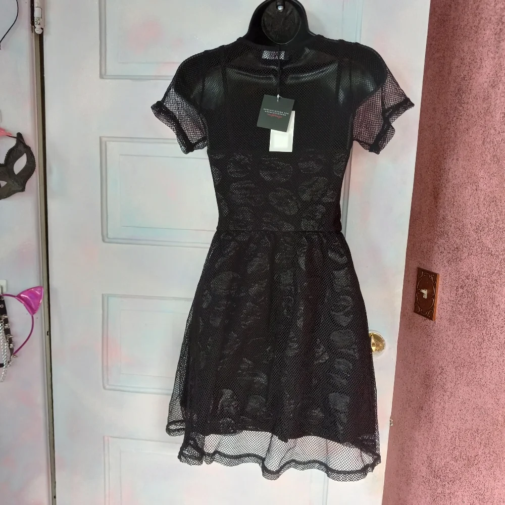 😵Fishnet overlay iron fist babydoll style "Skullz Club Mini Dress" ☠ Gothic nwt - Picture 6 of 16